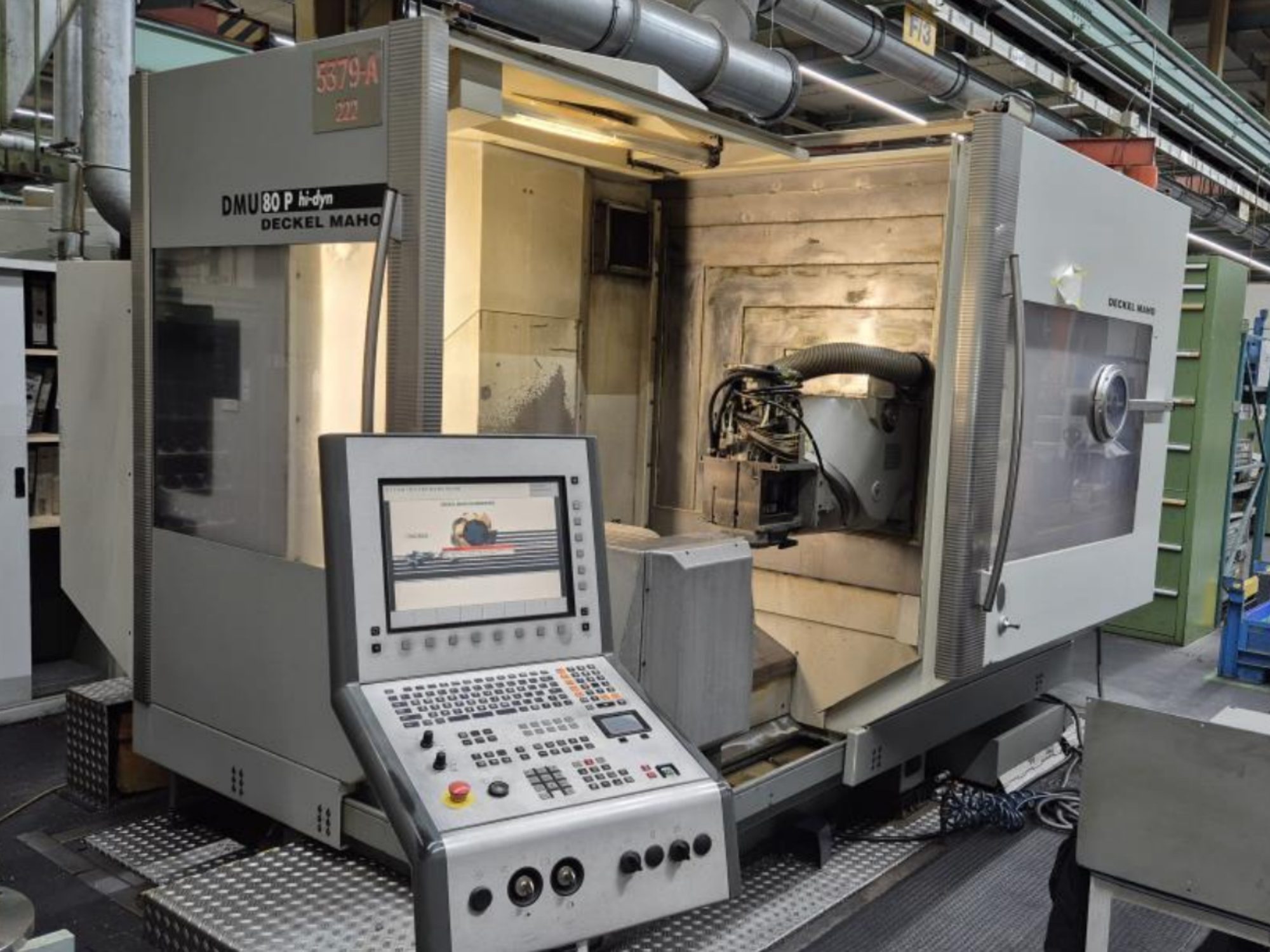 Mazak Variaxis 630-5X Vertical Machining center