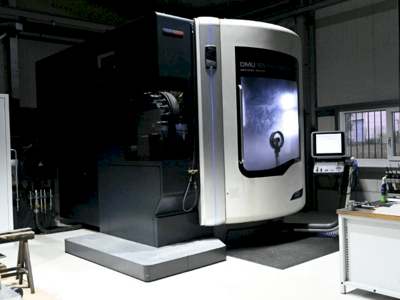 DMG DMU 105 MonoBlock (2013) Universal Machining Center