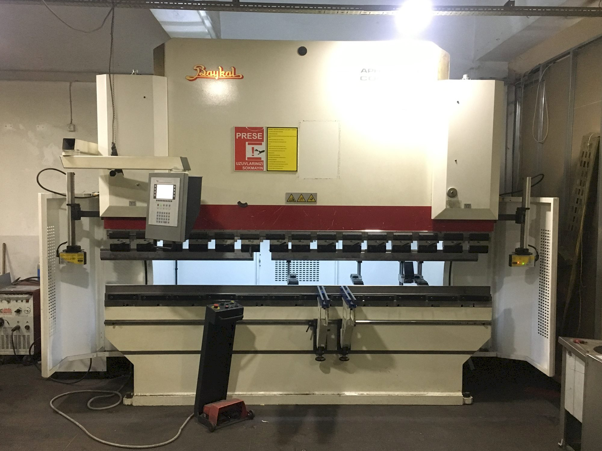Baykal APHS 31120 Bending Machine