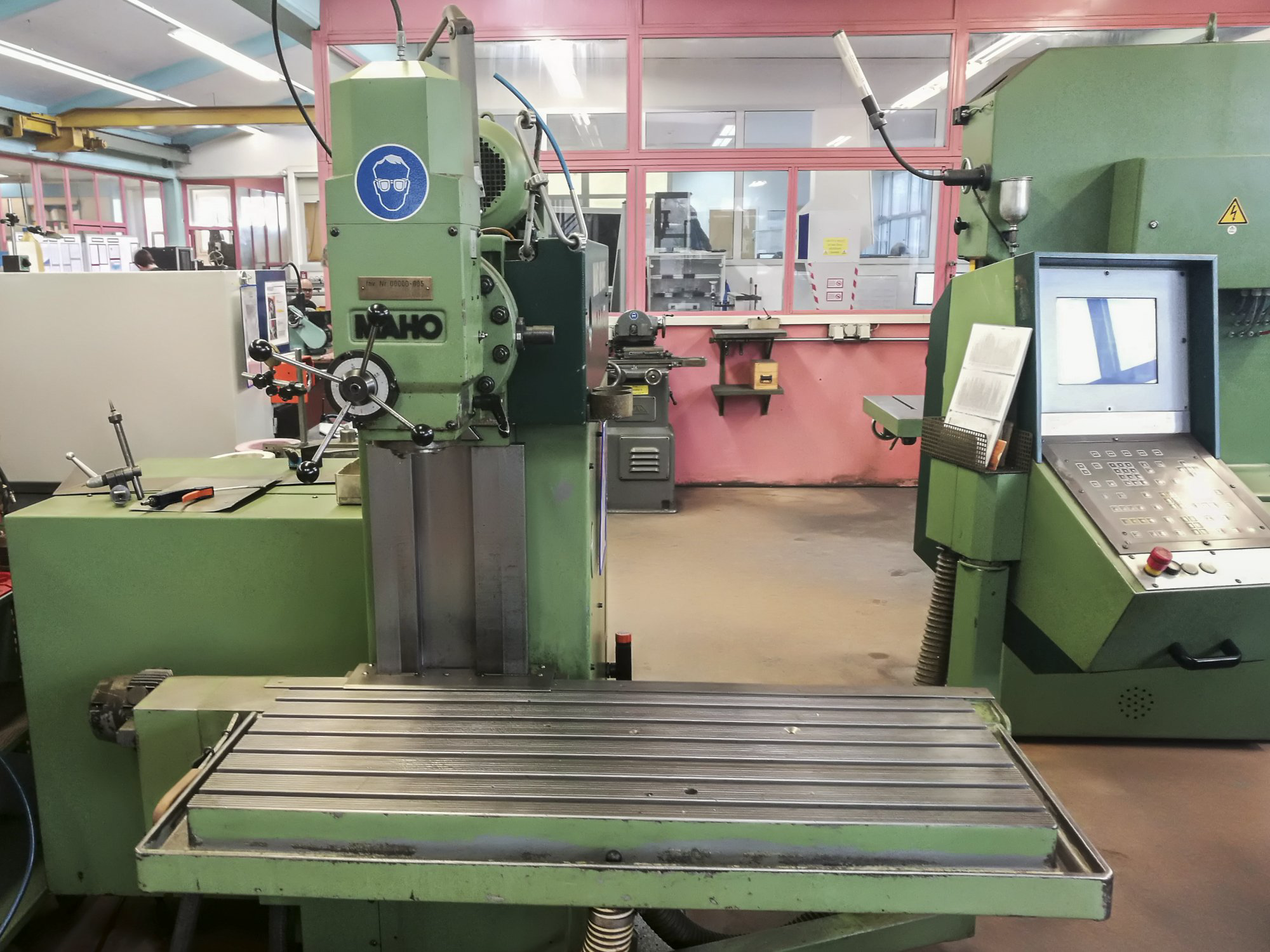 Maho MH 600 E Milling Machine