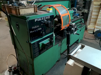Pinacho L-1/200 Lathe