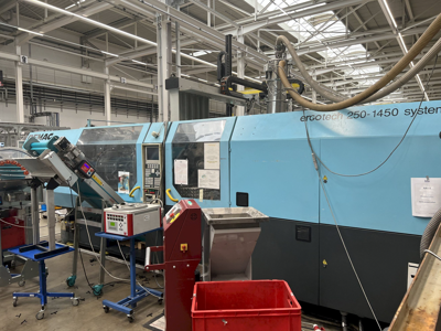 DEMAG 250-1450 Injection moulding machine