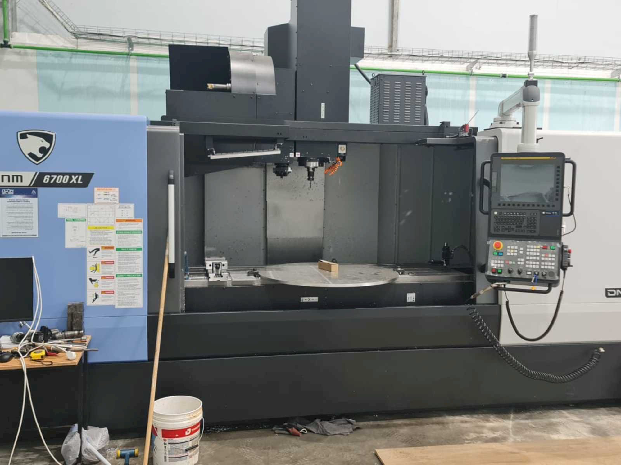 ママニック Doosan DNM 6700 XL Vertical Machining center