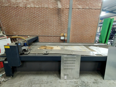 Feneko R500 laser cutting machine