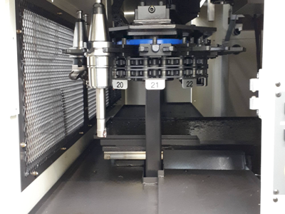 YASDA YBM Vi40 Vertical Machining Center